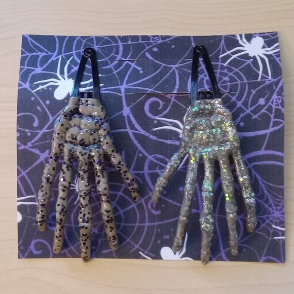 Handmade Skeleton Hand Hair Clip Accessories - Picture 4 of 4